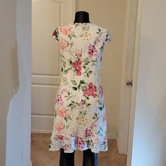 BRAND NEW SANDRA DARREN CAP SLEEVE MULTI-COLOR LACE FLORAL DESIGN PRINT DRESS - Picture 7 of 15